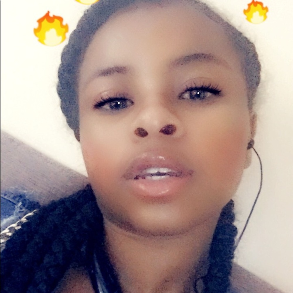 Meet your Posher, Amani